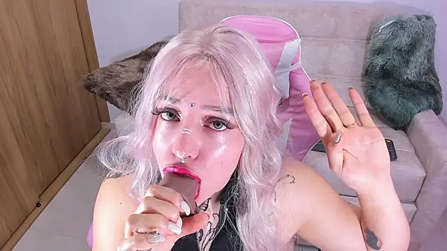 annika taylor online show from December 24, 2024, 3:16 am