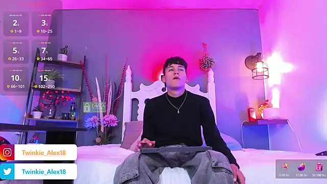Snapshot of Twinkie-Alex18 chatting on March 3, 2025, 9:26 pm Twinkie-Alex18 online show from March 3, 2025, 9:26 pm