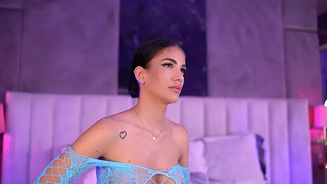 RaisaKali online show from October 25, 2025, 4:02 pm