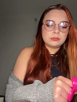 NatyOlson online show from November 5, 2025, 4:23 am