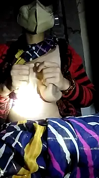 Snapshot of Poonam-bab chatting on February 1, 2025, 4:44 pm Poonam-bab online show from February 1, 2025, 4:44 pm