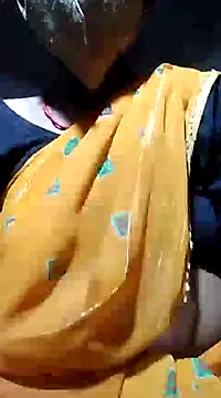 Snapshot of Poonam-bab chatting on February 8, 2025, 12:39 pm Poonam-bab online show from February 8, 2025, 12:39 pm