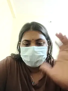 Hotmilfxox online show from April 7, 2026, 4:40 pm