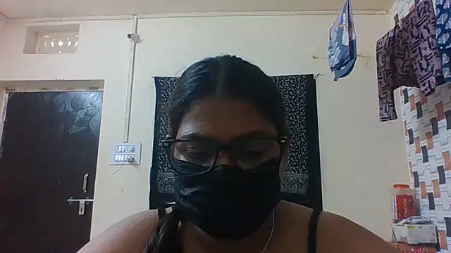 Hotmilfxox online show from June 18, 2026, 2:23 am