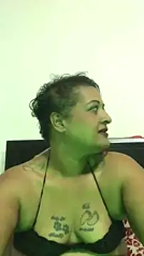 Snapshot of daddyzgal chatting on December 15, 2024, 6:48 pm daddyzgal online show from December 15, 2024, 6:48 pm