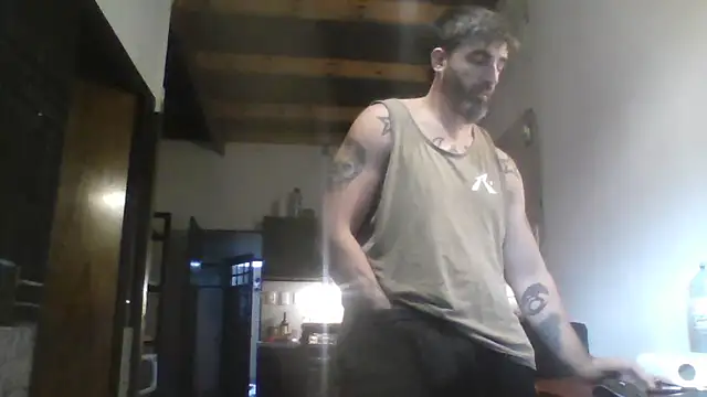 Snapshot of ozzypsico13 chatting on March 18, 2025, 11:30 am ozzypsico13 online show from March 18, 2025, 11:30 am