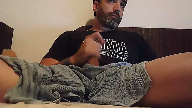 Snapshot of ozzypsico13 chatting on September 21, 2025, 3:30 am ozzypsico13 online show from September 21, 2025, 3:30 am