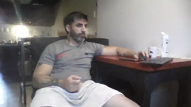 Snapshot of ozzypsico13 chatting on November 6, 2025, 2:40 pm ozzypsico13 online show from November 6, 2025, 2:40 pm