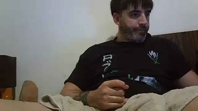 Snapshot of ozzypsico13 chatting on August 4, 2026, 1:53 am ozzypsico13 online show from August 4, 2026, 1:53 am