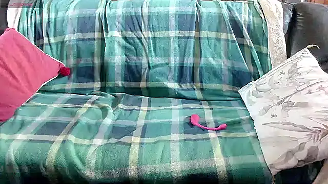 LauraMonolo online show from April 1, 2026, 6:14 am