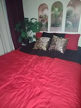 Snapshot of candy_queeen chatting on August 3, 2026, 6:22 pm candy queeen online show from August 3, 2026, 6:22 pm