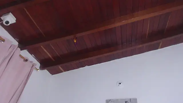 Amara Red online show from November 5, 2025, 11:21 am