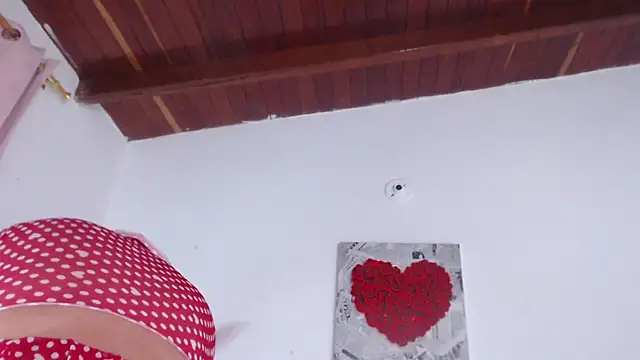 Amara Red online show from November 10, 2025, 11:20 am