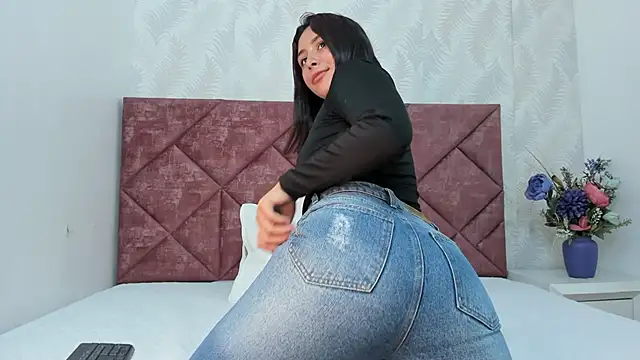 Snapshot of _karla_Brunette_ chatting on January 31, 2025, 7:18 pm karla Brunette online show from January 31, 2025, 7:18 pm