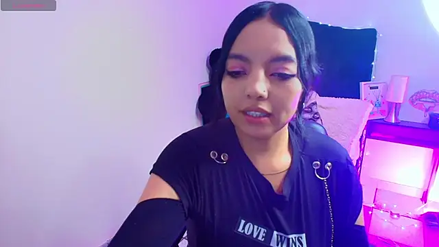 Snapshot of loren_tits24 chatting on May 5, 2026, 8:17 pm loren tits24 online show from May 5, 2026, 8:17 pm
