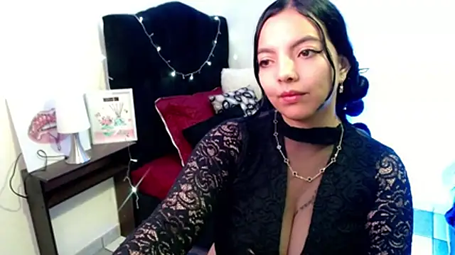 loren tits24 online show from June 25, 2026, 9:19 pm