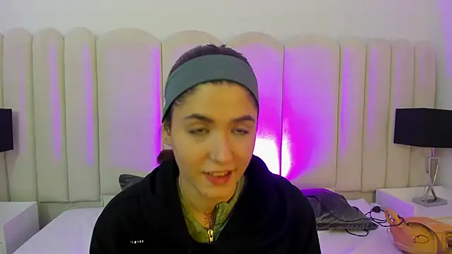 AnnyCherry  online show from February 13, 2026, 7:10 pm