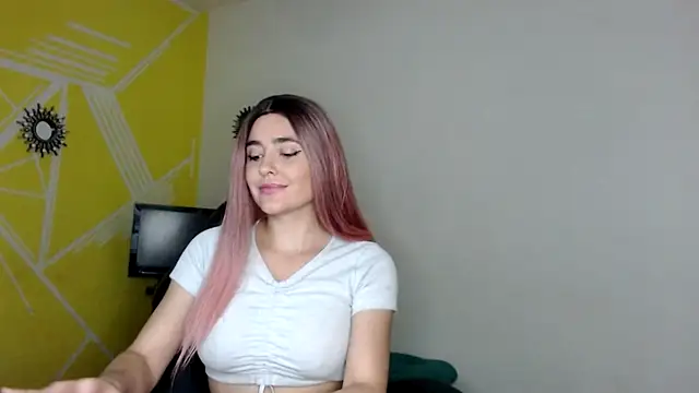 Nikolle Rouss online show from January 29, 2025, 5:09 am