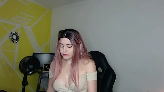 Nikolle Rouss online show from September 19, 2025, 3:24 pm