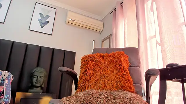 Snapshot of sexual_diamond chatting on December 10, 2024, 2:17 pm sexual diamond online show from December 10, 2024, 2:17 pm
