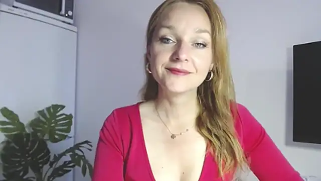 AliciaDesire online show from May 6, 2026, 6:08 am