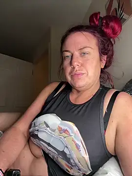 redxxxvixen online show from May 20, 2026, 11:44 pm