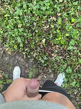 Snapshot of daddybear100 chatting on March 4, 2025, 2:32 pm daddybear100 online show from March 4, 2025, 2:32 pm