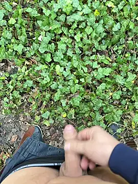 Snapshot of daddybear100 chatting on March 6, 2025, 1:03 pm daddybear100 online show from March 6, 2025, 1:03 pm