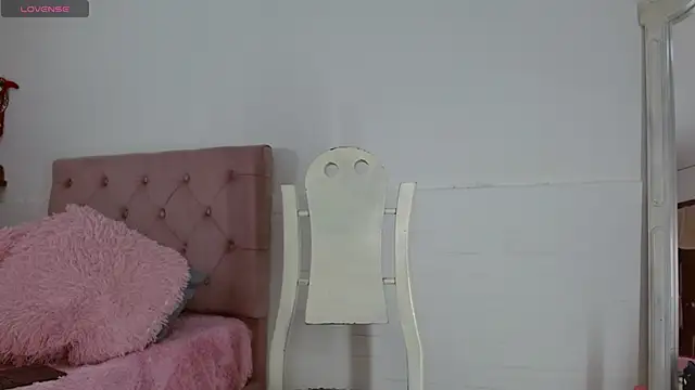 tifanny-squirt online show from February 24, 2025, 3:53 pm