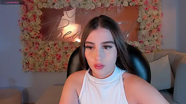 DolcieElliot online show from January 14, 2025, 12:24 pm