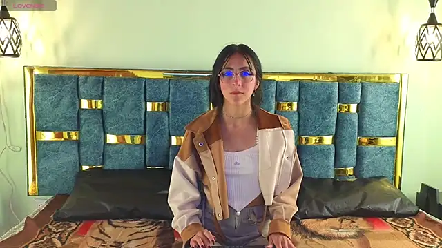 ling ling24 online show from January 22, 2025, 3:31 am