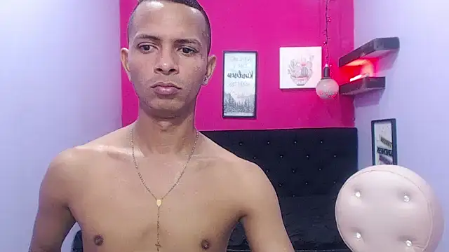 hugecocks hot online show from May 5, 2026, 7:55 pm