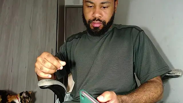 KaelMoreau online show from March 11, 2025, 9:45 am