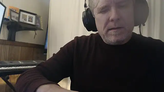 Snapshot of BrisonChase chatting on March 7, 2025, 2:36 am BrisonChase online show from March 7, 2025, 2:36 am