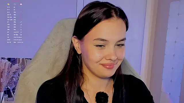  Sweetie  online show from October 9, 2025, 4:49 pm