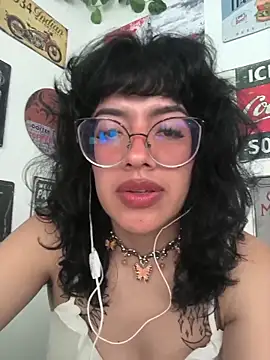 Snapshot of Fun_Everywhere chatting on June 18, 2026, 7:29 pm Fun Everywhere online show from June 18, 2026, 7:29 pm