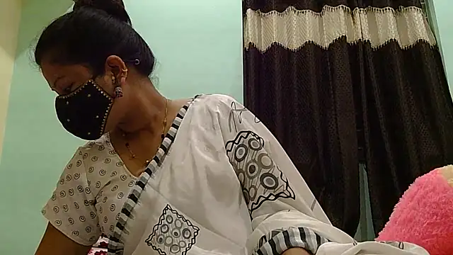 payal sharma1 online show from May 13, 2026, 1:08 pm