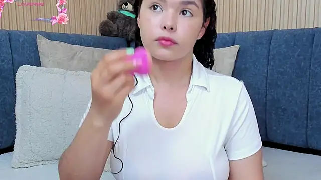 angeline teen online show from October 27, 2025, 12:31 pm