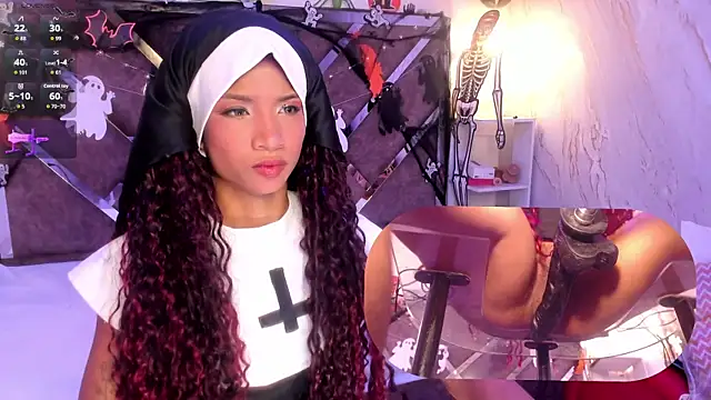 SofiRey  online show from October 31, 2025, 1:56 pm