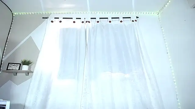 Hillary queen online show from March 13, 2025, 3:39 pm