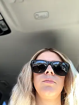 Love Bri online show from April 10, 2026, 9:25 am