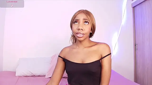 Meganbarko1 online show from February 26, 2025, 5:42 am