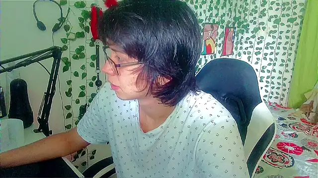 Snapshot of Andy_gray chatting on April 21, 2026, 4:01 pm Andy gray online show from April 21, 2026, 4:01 pm