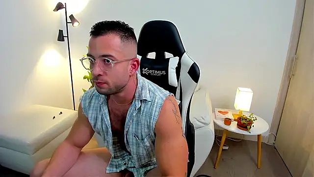 dafboy1 online show from March 13, 2026, 7:31 pm