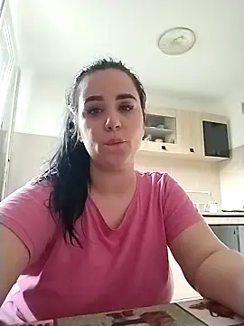 AdelinaJude online show from April 16, 2026, 4:08 pm