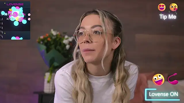 KylieJoyce online show from January 10, 2025, 4:44 am