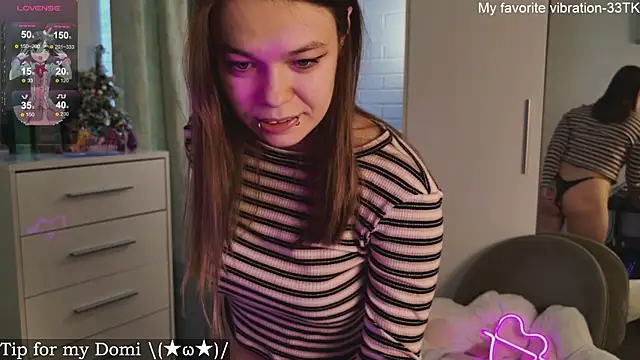 Snapshot of ValBae chatting on February 18, 2025, 12:28 pm ValBae online show from February 18, 2025, 12:28 pm