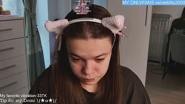 Snapshot of ValBae chatting on February 26, 2025, 12:03 pm ValBae online show from February 26, 2025, 12:03 pm