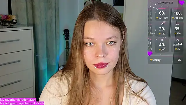 Snapshot of ValBae chatting on September 13, 2025, 7:13 pm ValBae online show from September 13, 2025, 7:13 pm