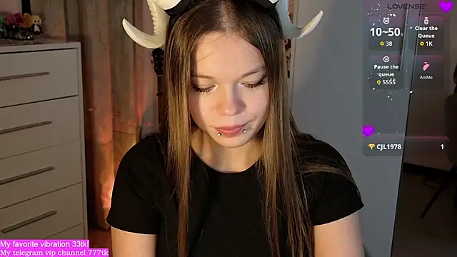 Snapshot of ValBae chatting on September 14, 2025, 7:24 pm ValBae online show from September 14, 2025, 7:24 pm